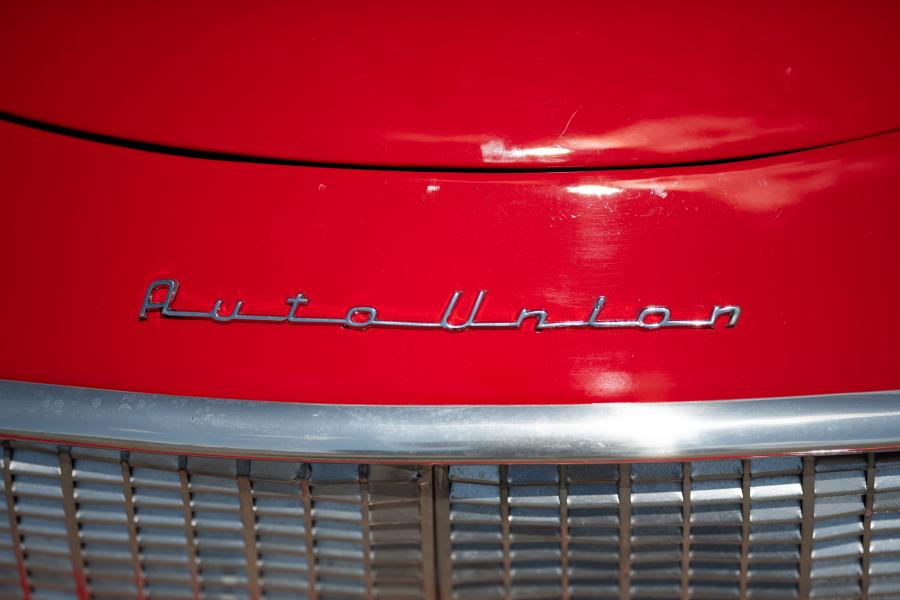 Логотип Auto Union 1000 SP Coupe (6815001787) 1960 года  (фото 16 из 27)